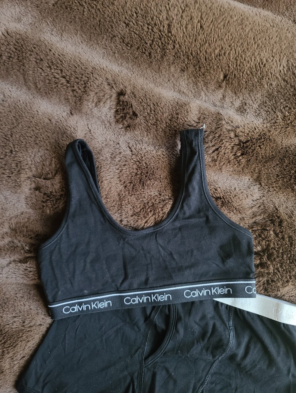 Calvin Klein Lounge Set - Picture 2 of 5